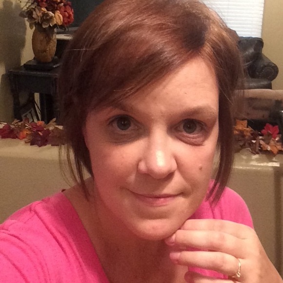 Meet your Posher, Deb - Picture 1 of 1